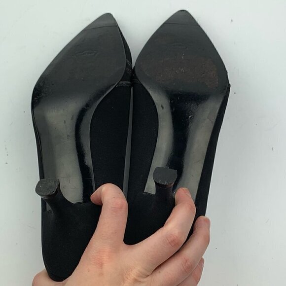 Stuart Weitzman heels sz 8 black silk pointy toe - Picture 6 of 11